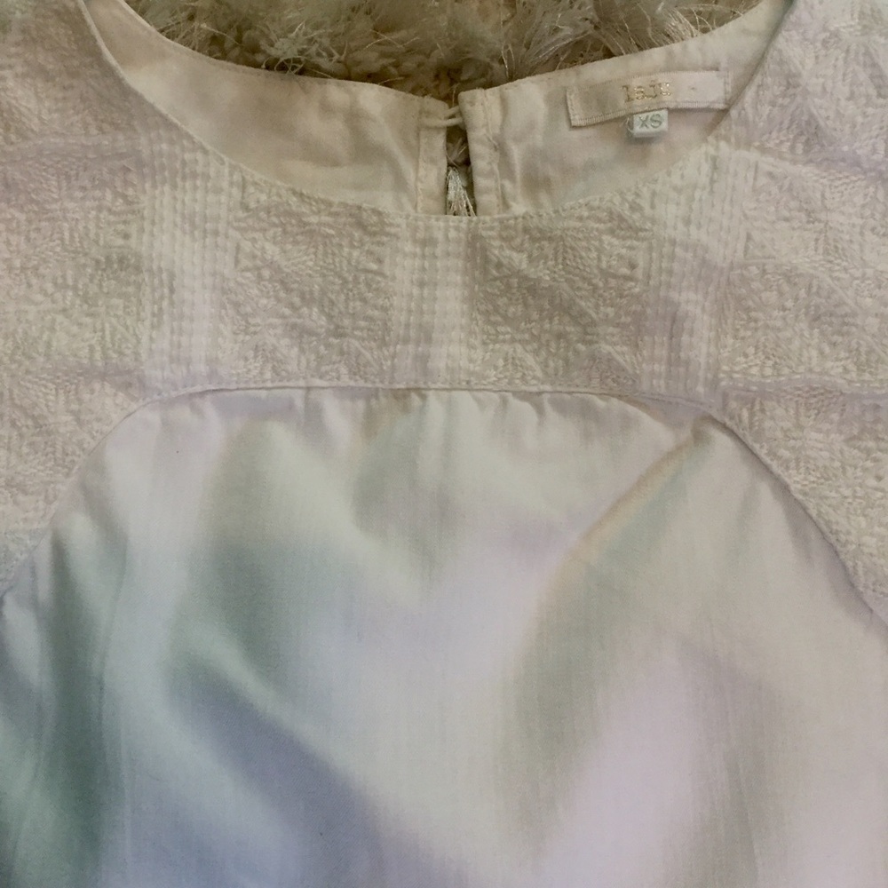 Laju Embroidered Sleeveless Top - Picture 4 of 7